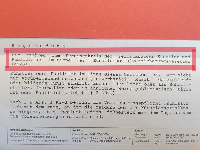 Ein Schreiben, mit einer markierten Stelle: "Sie gehören zum Personenkreis der selbstständigen Künstler und Publizisten im Sinne des Künstlersozialversicherungsgesetzes."